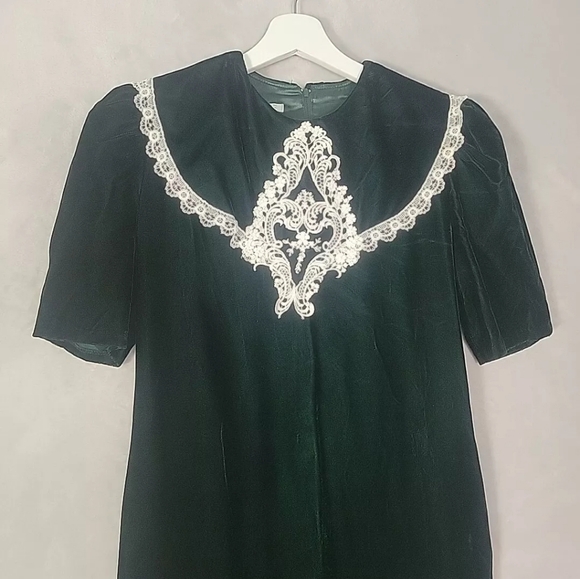 Vintage 80s Gunne Sax Green Velvet Midi Dress 7 Lace Bib Collar Flare Hem - Picture 3 of 12